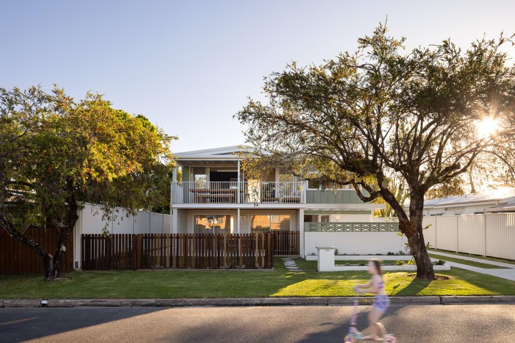 16 Flores Ave, Palm Beach, QLD 4221