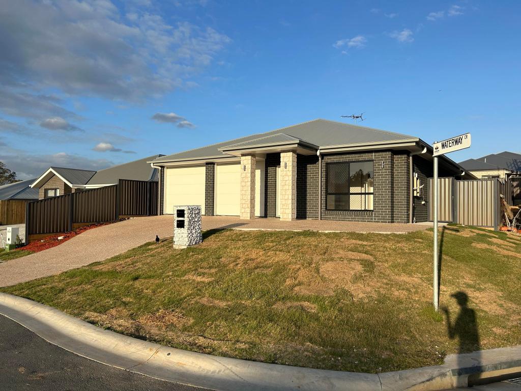 16a Waterway Cres, Hillcrest, QLD 4118