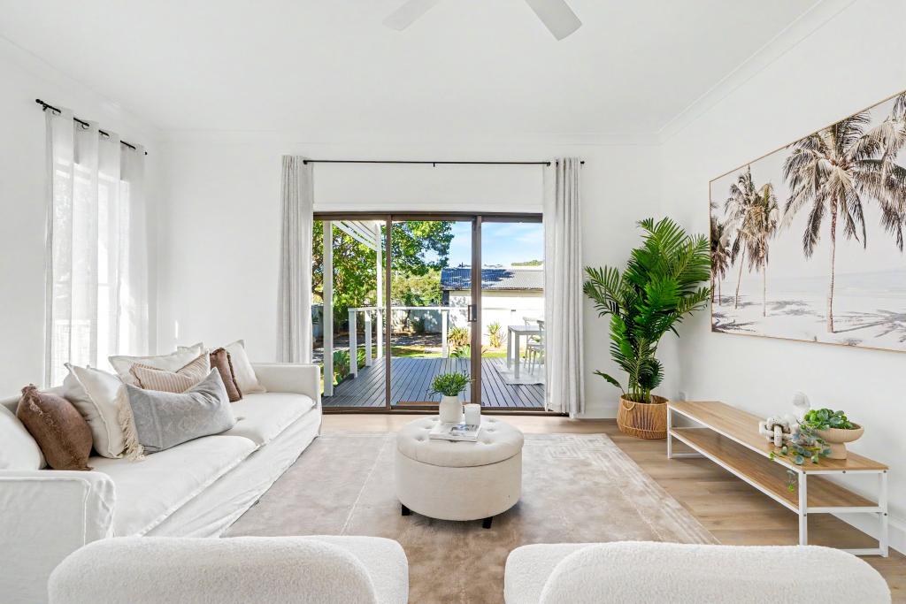 35 SIERRA AVE, BATEAU BAY, NSW 2261