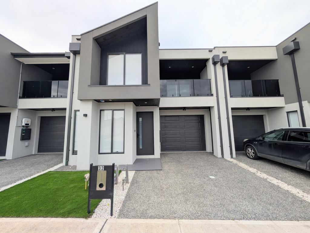 32 Nubeena Cres, Donnybrook, VIC 3064