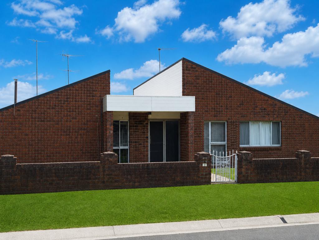 7 Rochester Dr, Mount Warren Park, QLD 4207