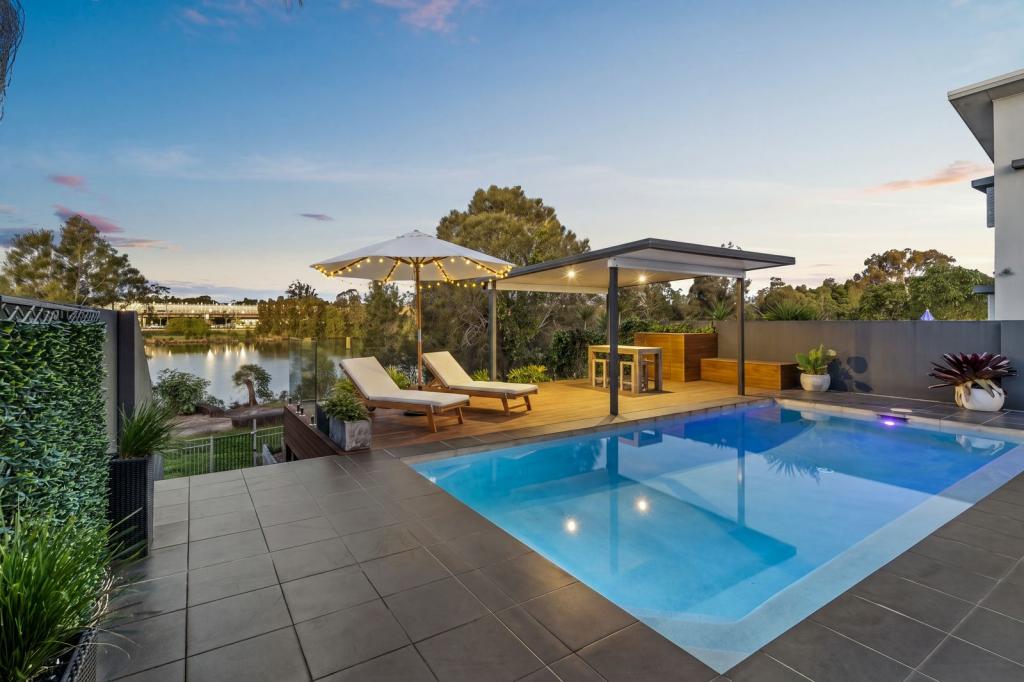 57 River Links Bvd E, Helensvale, QLD 4212