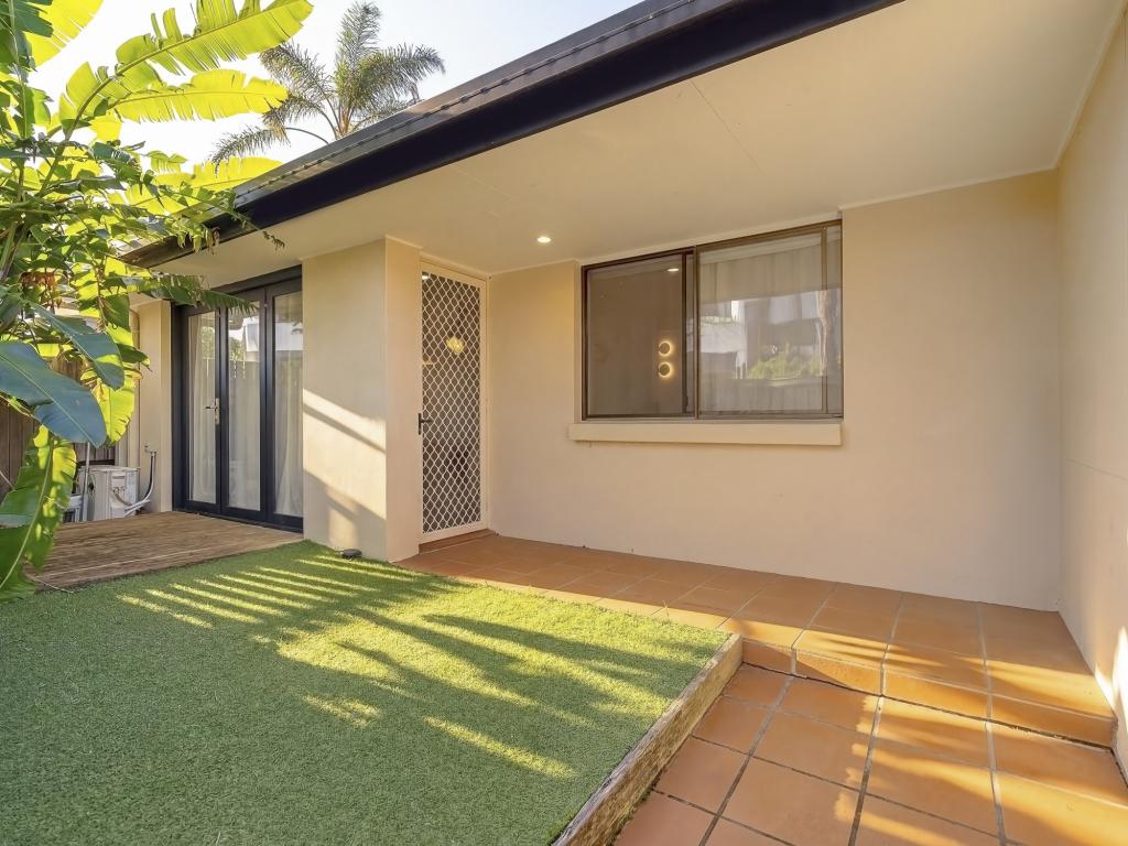 1/10 Twenty First Ave, Palm Beach, QLD 4221