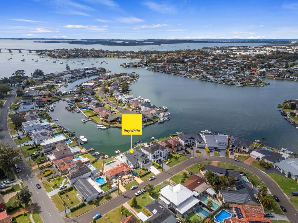 6 Castlereagh Cres, Sylvania Waters, NSW 2224