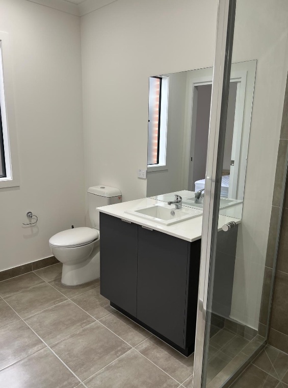 ROOM 2 - 33 JARRAHWOOD CCT, CLYDE, VIC 3978