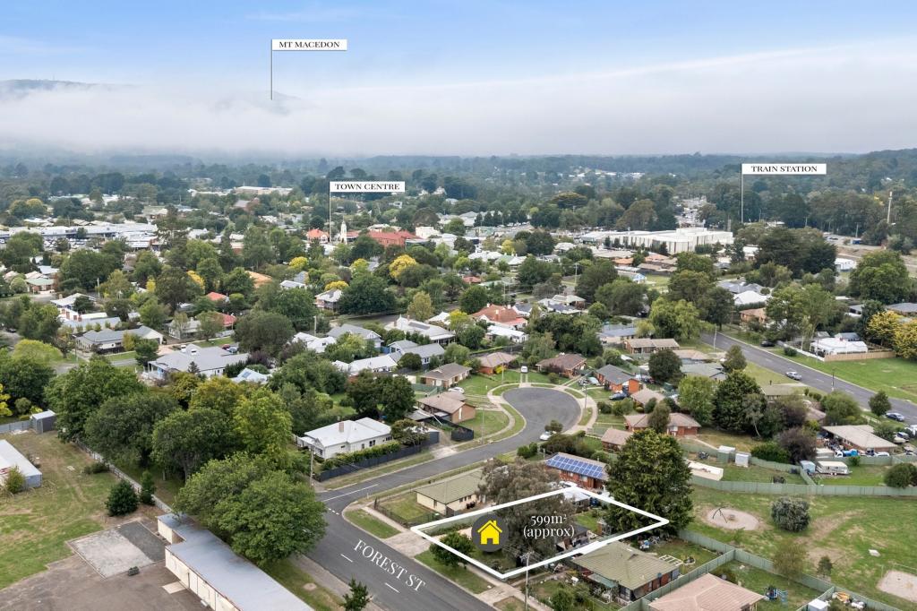 24 Forest St, Woodend, VIC 3442