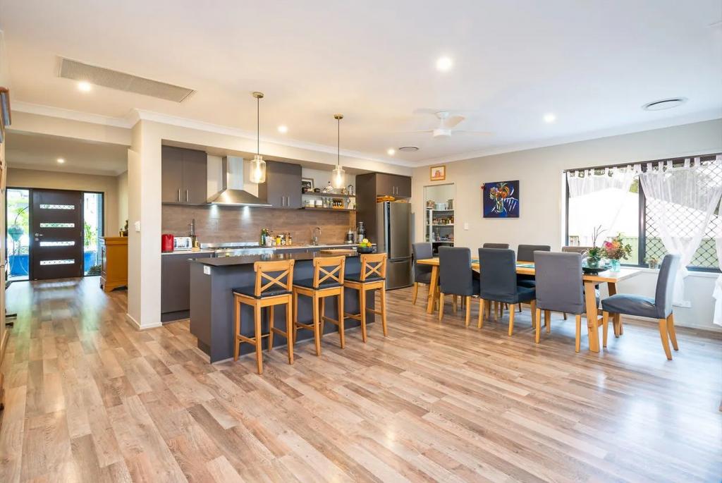 33 Velox Cct, Upper Coomera, QLD 4209