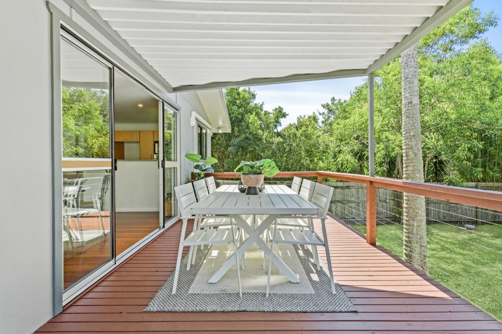 11 Saltash St, Labrador, QLD 4215