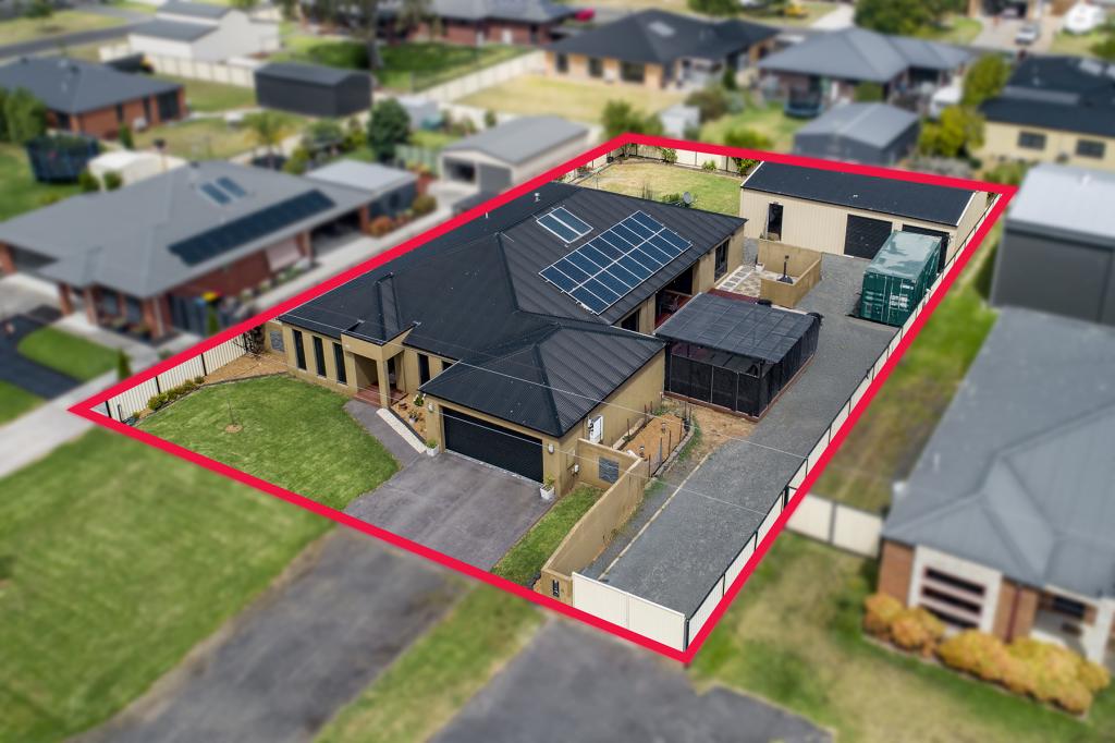 11 Lee St, Stratford, VIC 3862