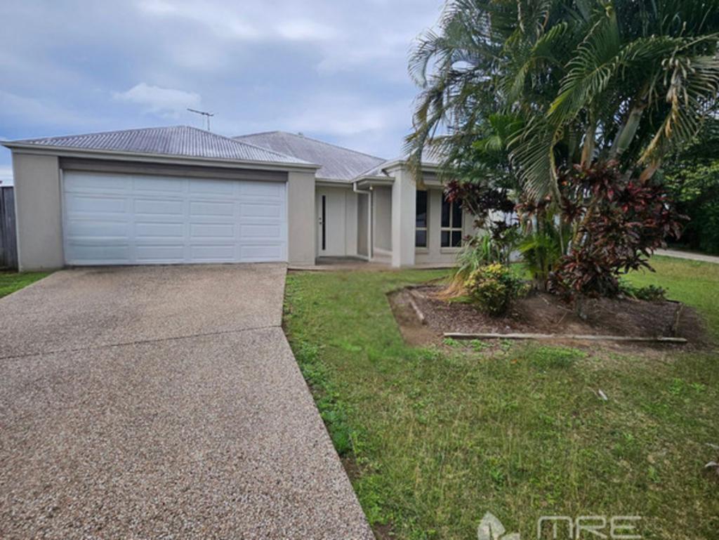 62 Newport Pde, Blacks Beach, QLD 4740