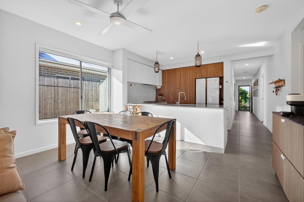 98 Grahams Rd, Strathpine, QLD 4500