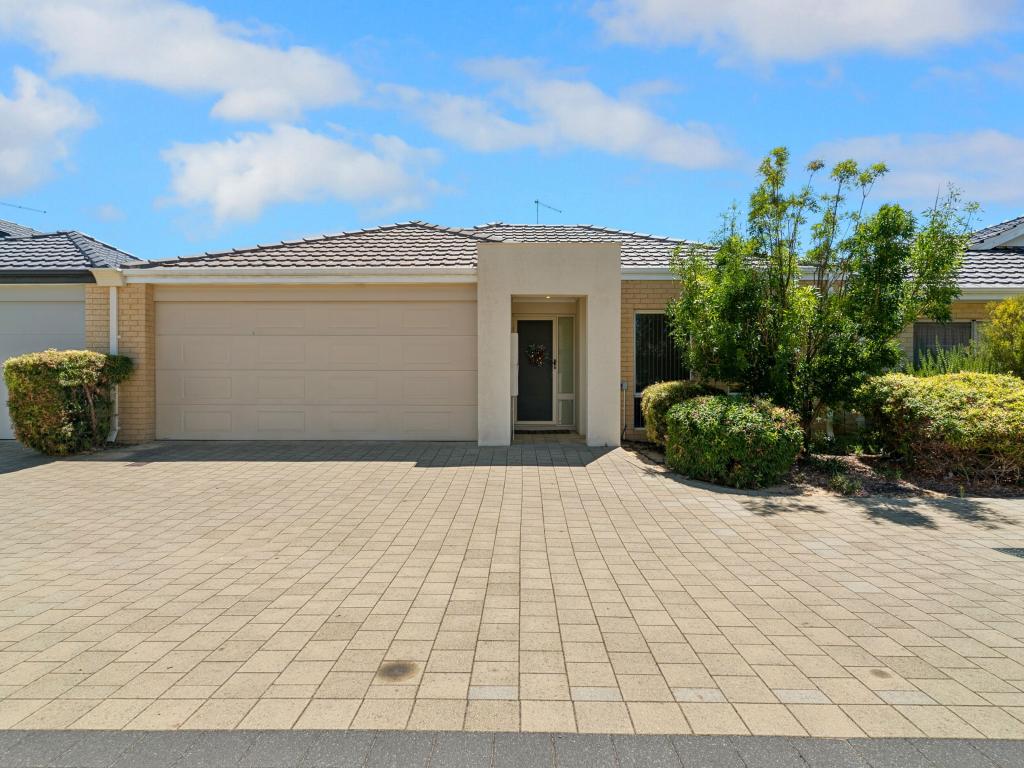 4/7 LESLIE ST, CANNINGTON, WA 6107