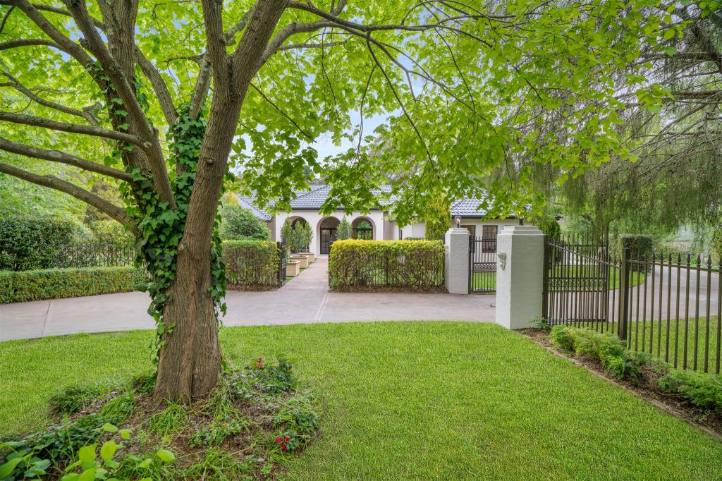 37 Osborne Rd, Burradoo, NSW 2576