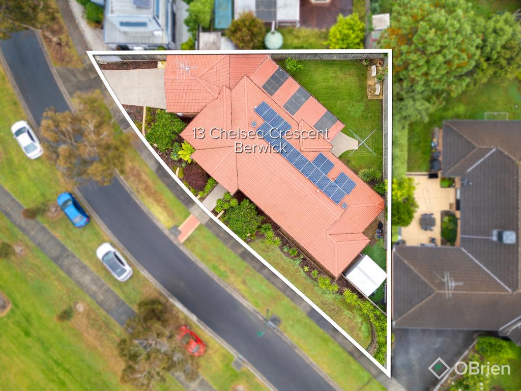 13 CHELSEA CRES, BERWICK, VIC 3806