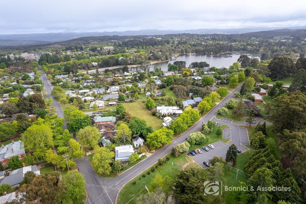 28 Gilchrist Ave, Beechworth, VIC 3747