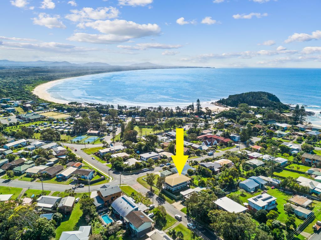 15 WALLACE ST, SCOTTS HEAD, NSW 2447