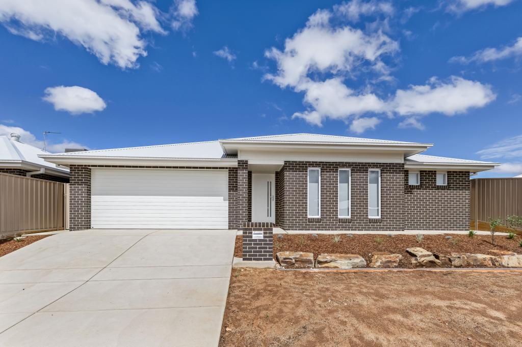 28 Valencia Dr, Gobbagombalin, NSW 2650