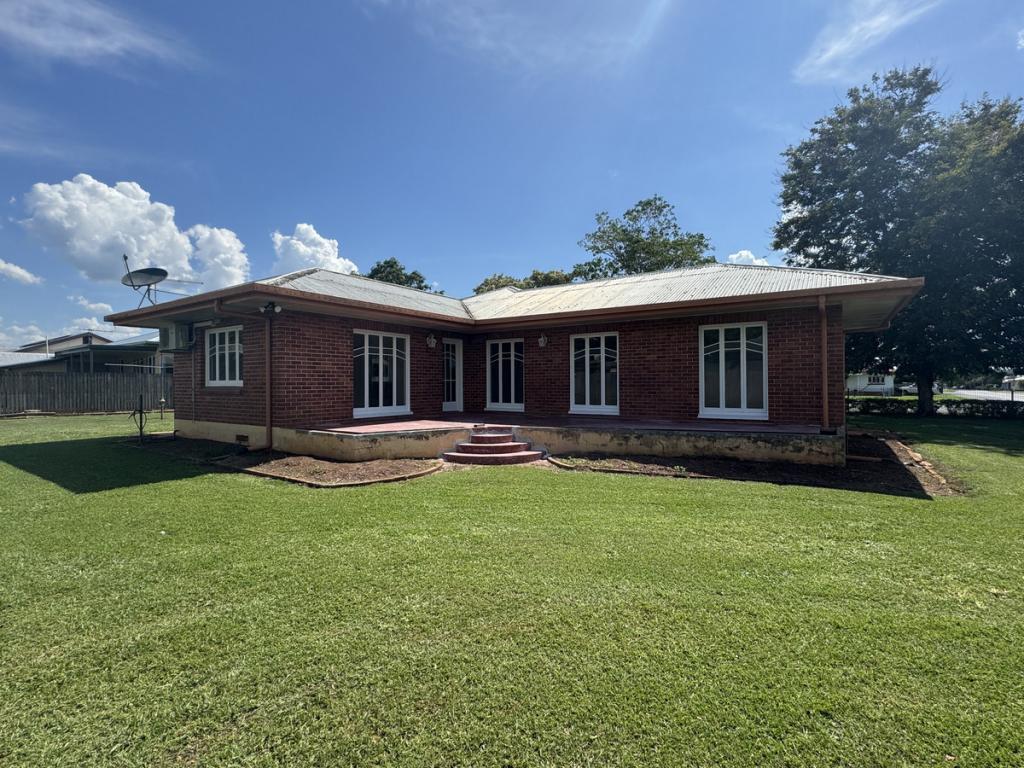 303b Byrnes St, Mareeba, QLD 4880