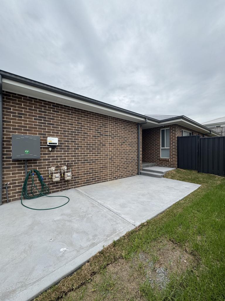 18a Ellipse Cct, Chisholm, NSW 2322