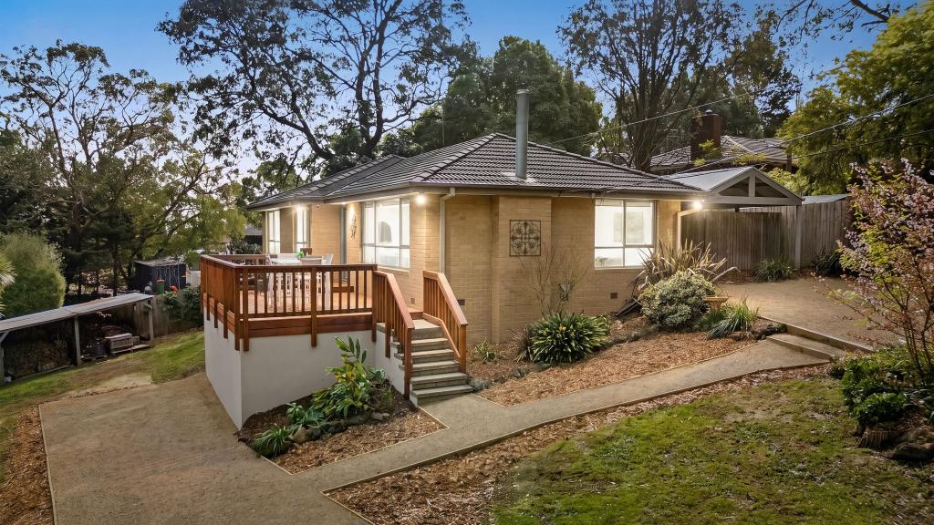 27 Joan Ave, Ferntree Gully, VIC 3156
