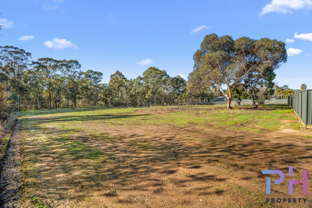 456 Olympic Pde, Maiden Gully, VIC 3551