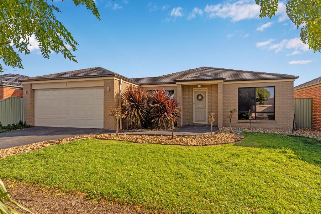16 CARMICHAEL DR, WYNDHAM VALE, VIC 3024
