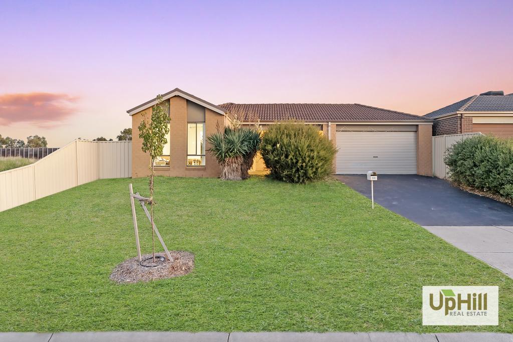 98 Blue Horizons Way, Pakenham, VIC 3810