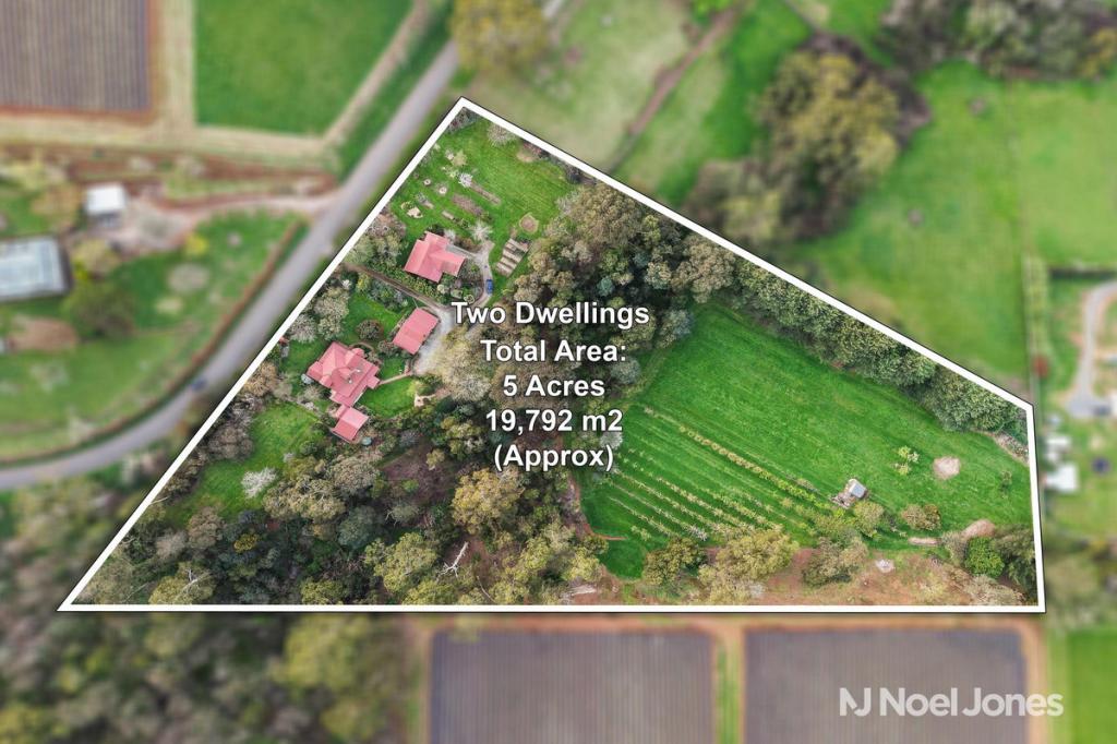 35 & 35a Wandin East Rd, Wandin North, VIC 3139