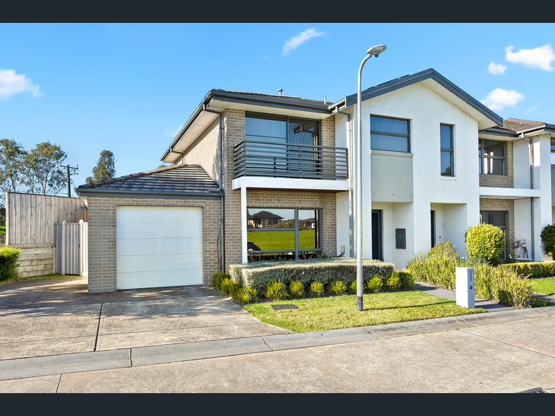 8 Hope Ct, Waterways, VIC 3195