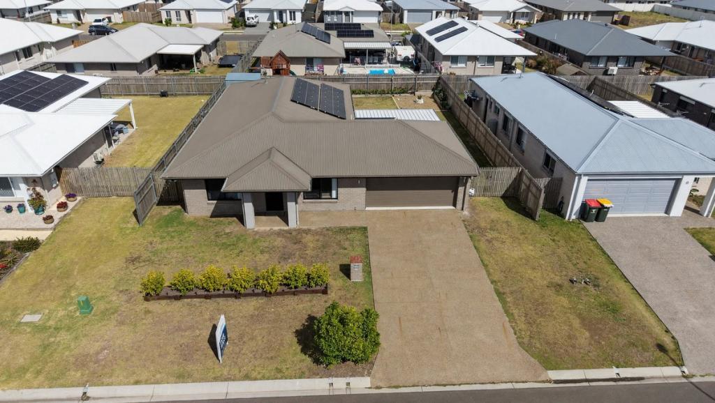 11 LADY ELLIOT CRES, ELI WATERS, QLD 4655