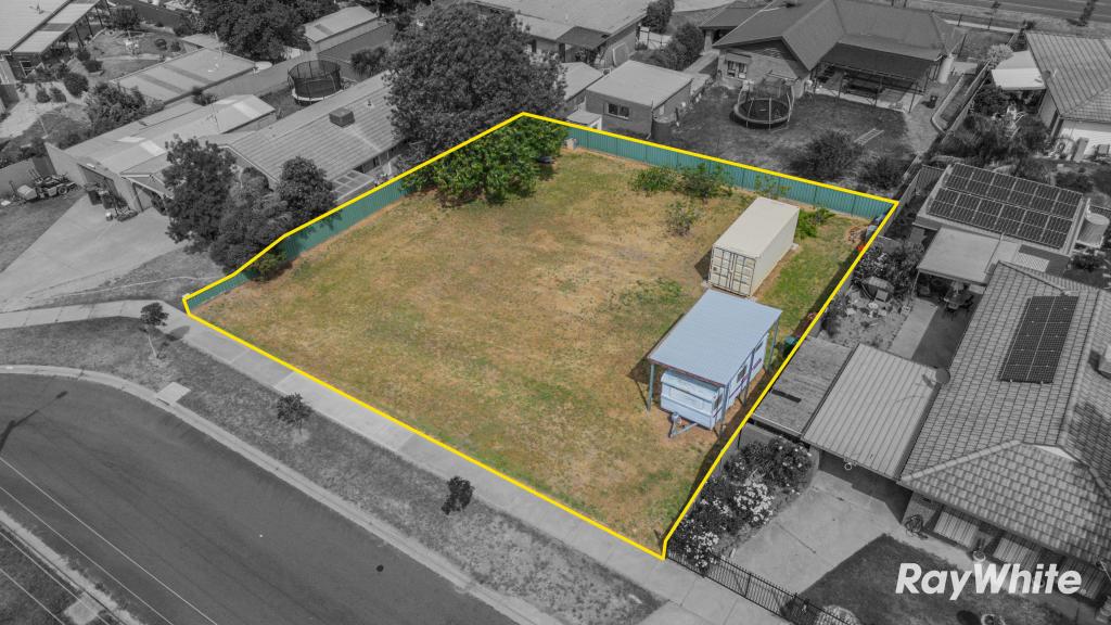 14 Allen St, California Gully, VIC 3556