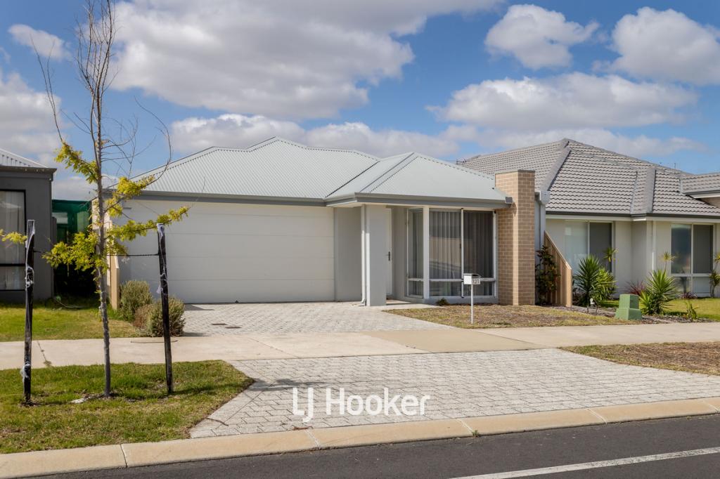 121 Tiffany Ctr, Dalyellup, WA 6230