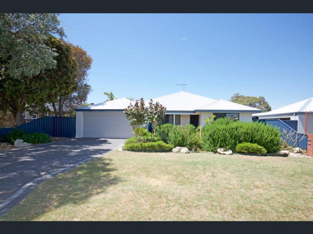 2/1 Yanget St, Mandurah, WA 6210