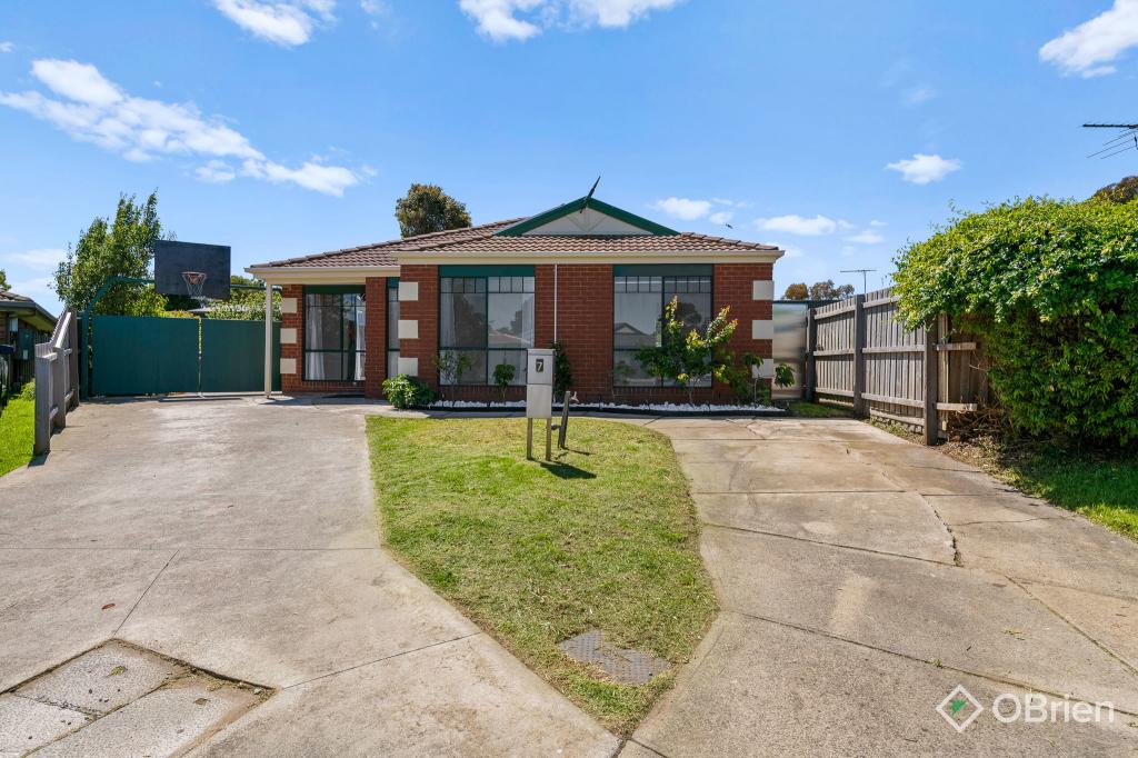 7 Curnow Ct, Cranbourne West, VIC 3977
