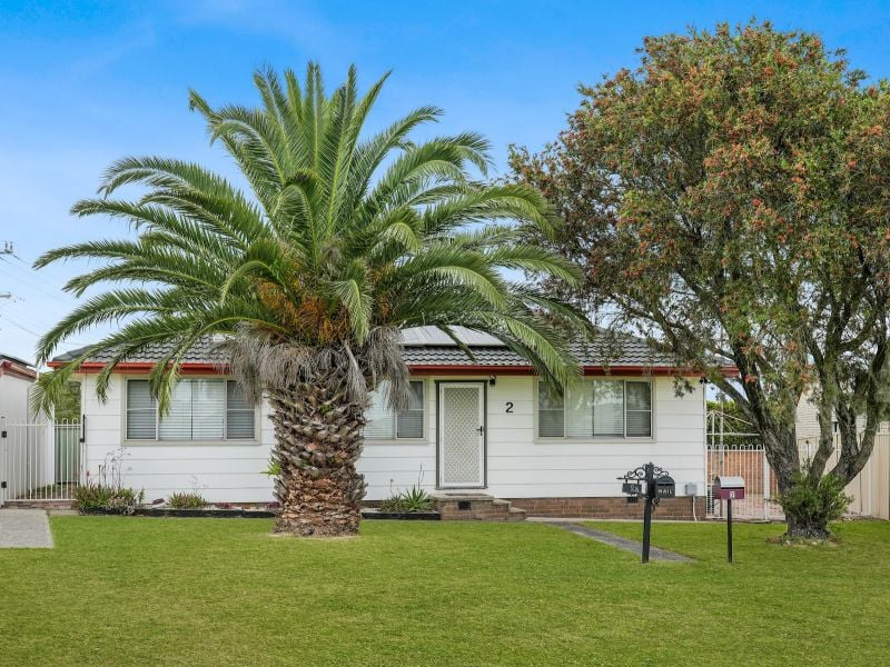 2 Lakeside Dr, Kanahooka, NSW 2530