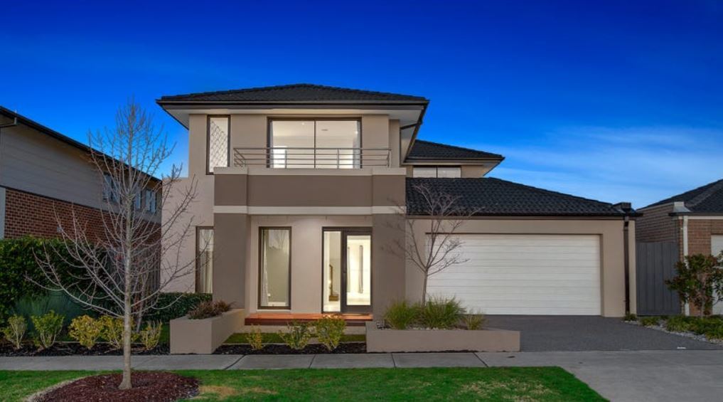 18 WELSH CRES, CLYDE NORTH, VIC 3978