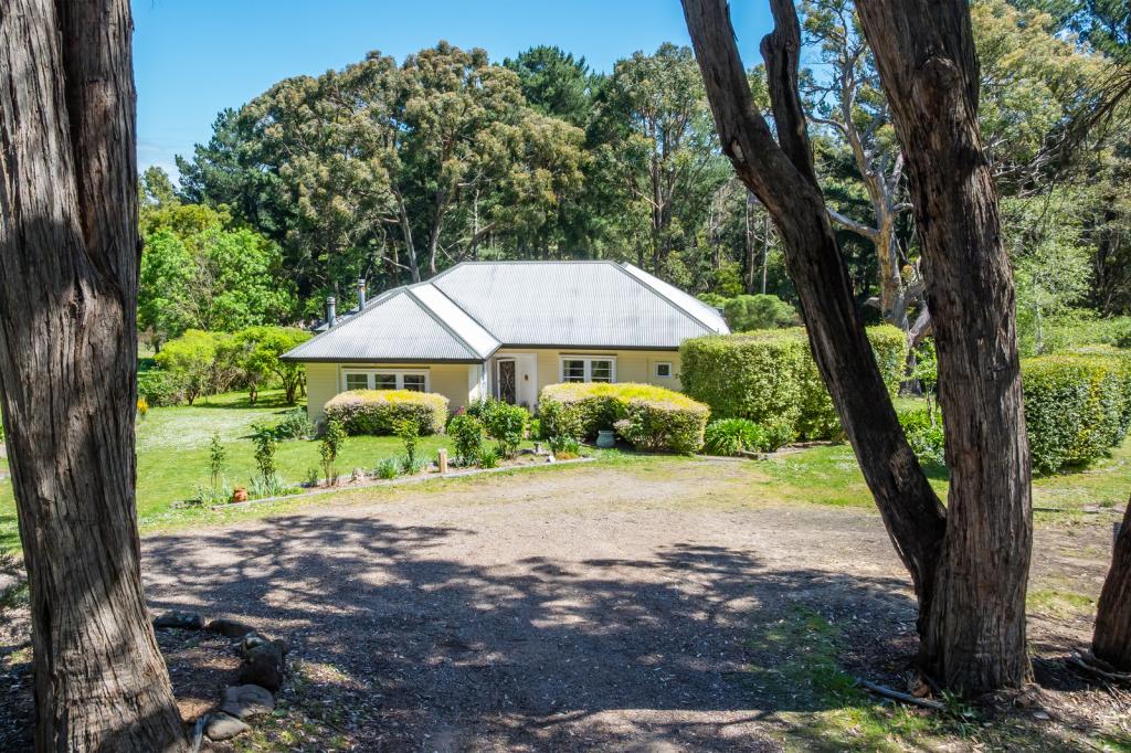 10 Montague St, Macedon, VIC 3440