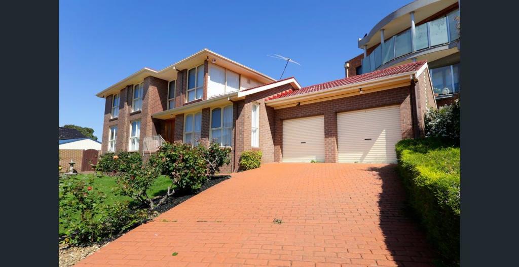 4 Bellara Way, Wheelers Hill, VIC 3150