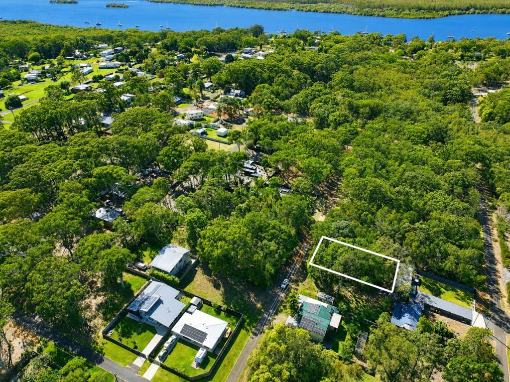 8 DELMAR PDE, RUSSELL ISLAND, QLD 4184