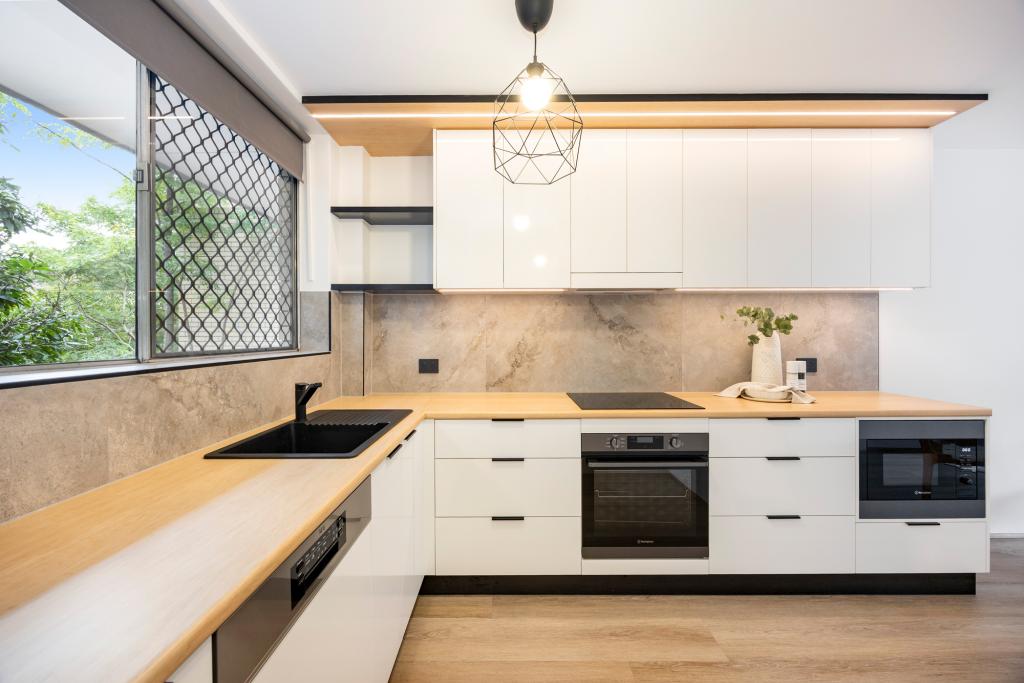 2/51 GUSTAVSON ST, ANNERLEY, QLD 4103