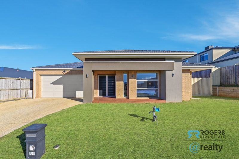 24 Bexley Bvd, Drouin, VIC 3818