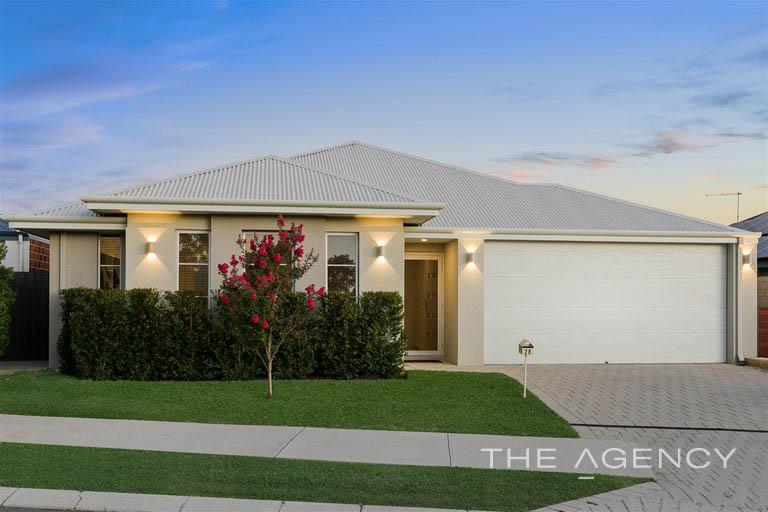 28 Aquamarine Pde, Treeby, WA 6164