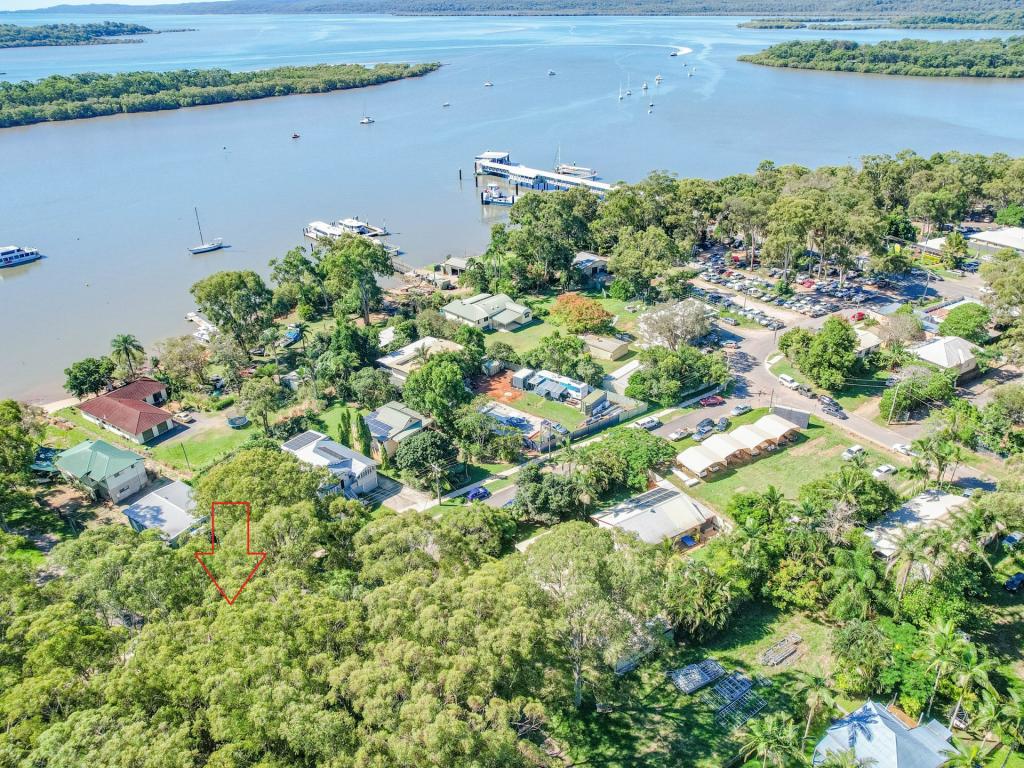 16 Bayview Rd, Russell Island, QLD 4184