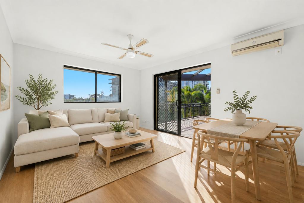 LEVEL 2/26/10-12 BATH ST, LABRADOR, QLD 4215