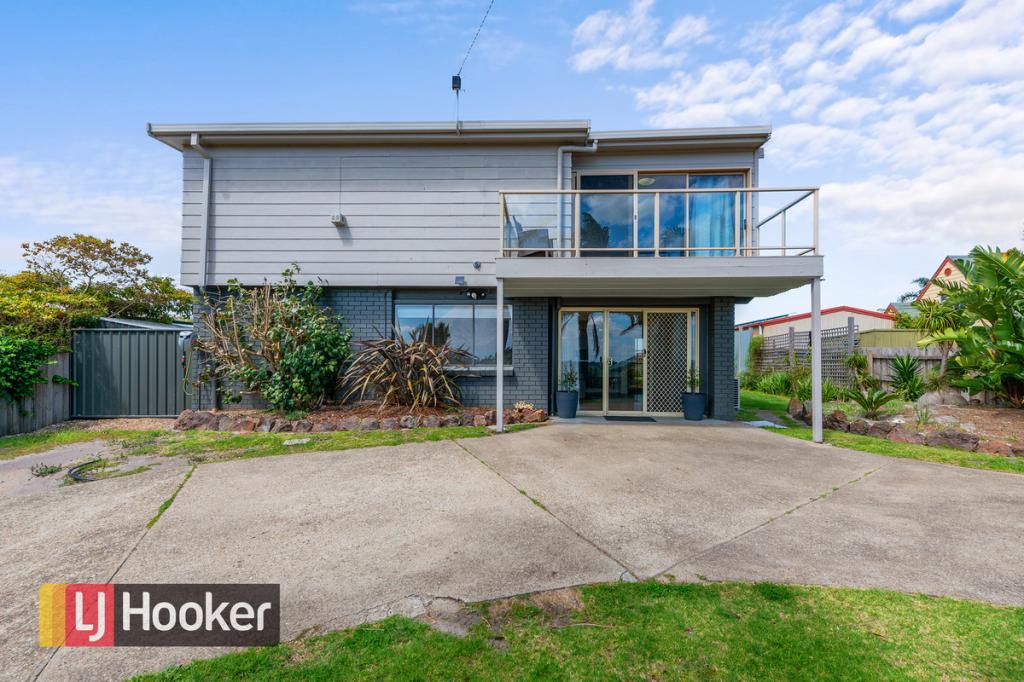 26 Abalone Ave, Lakes Entrance, VIC 3909