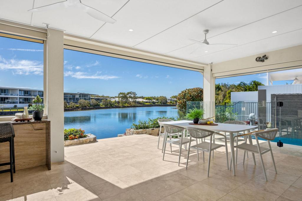 37 Baywater Dr, Twin Waters, QLD 4564