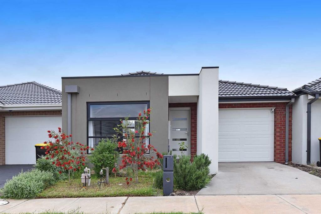 37 Listowel Gr, Rockbank, VIC 3335