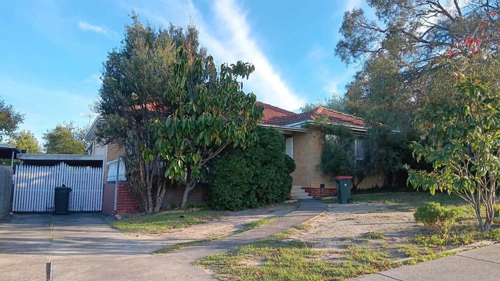 8 Mandowie Rd, Glen Waverley, VIC 3150