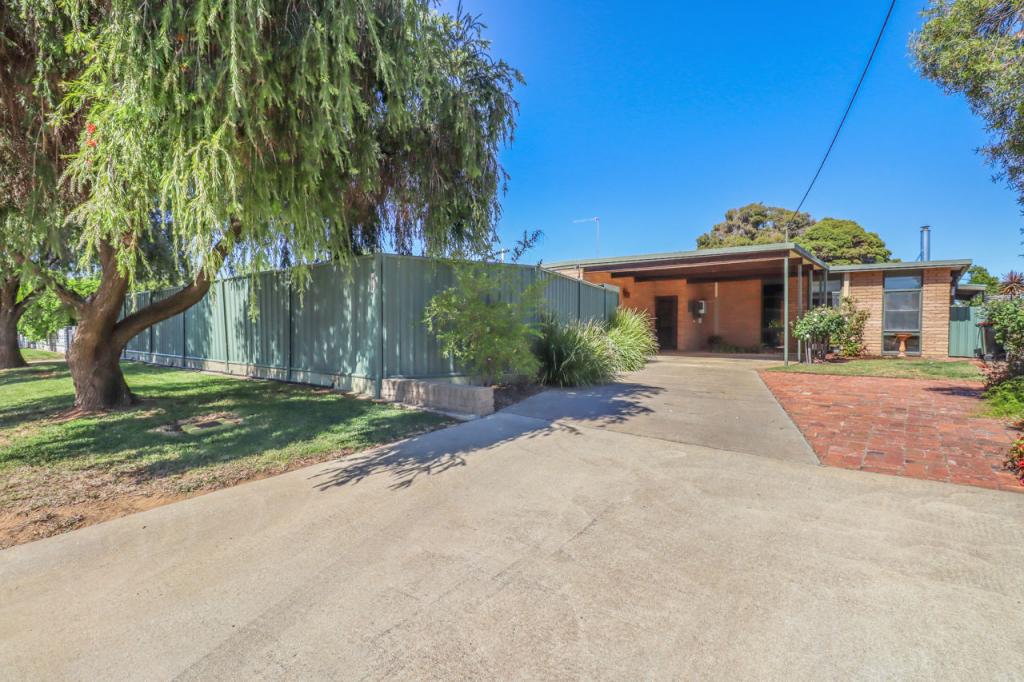 13 Greaves Cres, Deniliquin, NSW 2710
