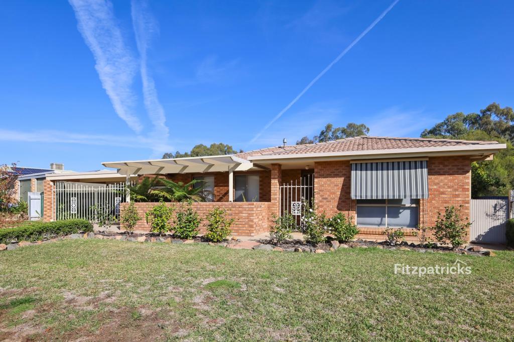25 Karoom Dr, Glenfield Park, NSW 2650